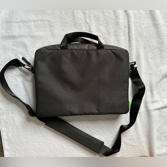 INCASE Laptop/city messenger - Picture 3 of 11